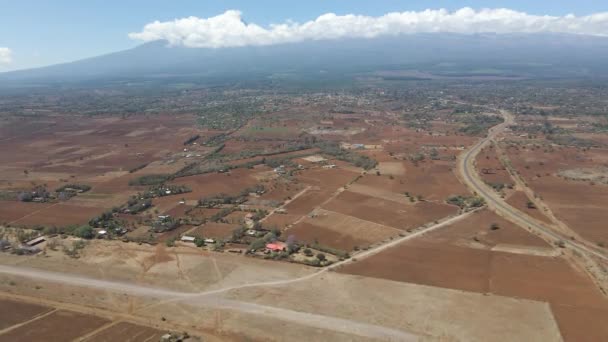 Voando Sobre Uma Antiga Pista Pouso Abandonada Quênia Rural — Vídeo de Stock