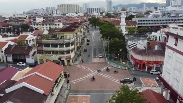 Movimiento Transporte Encrucijada Del Sitio Histórico Jalan Masjid Kapitan Keling — Vídeos de Stock