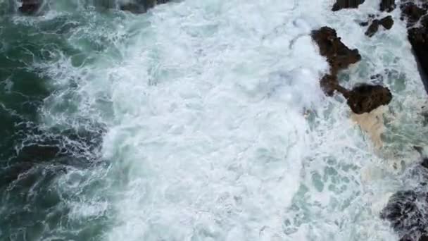 Aerial View Waves Crashing Coast Sunny Portugal Tilt Drone Shot — Stock Video