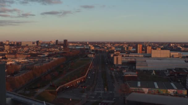 Κυκλοφορία Στο Ρότερνταμ Ολλανδία Στο Ηλιοβασίλεμα Την Ηλιόλουστη Χειμωνιάτικη Μέρα — Αρχείο Βίντεο