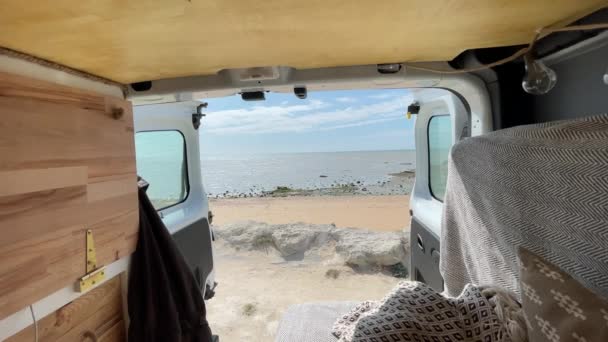Okyanusun Durağan Manzarası Bir Minibüs Gibi Açıldı Gün Işığı Seyahat — Stok video