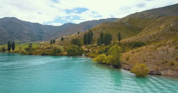 Vuelo Aéreo Sobre Hermoso Lago Benmore Con Agua Turquesa Nueva — Vídeos de Stock