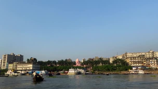 Pandangan Vertikal Tentang Pelabuhan Sungai Komersial Tengah Sore Kota Dhaka — Stok Video