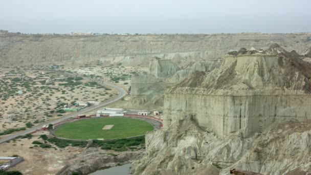 Cricket Ovale Entouré Montagnes Paysages Accidentés Pakistan — Video