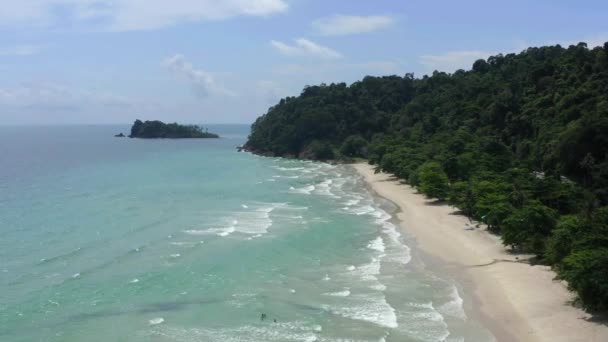 มมองทางอากาศของหาดโลนล ในเกาะช ตราด ประเทศไทย เอเช ยตะว นออกเฉ ยงใต — วีดีโอสต็อก
