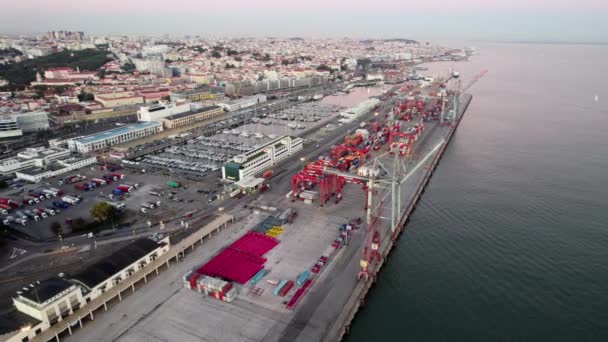 Hafen Von Lissabon Portugal Mit Kränen Und Containern — Stockvideo