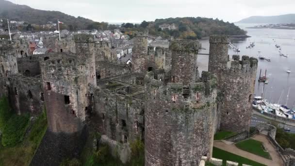 Zabytkowy Zamek Conwy Widok Lotu Ptaka Zabytkowe Miasto Ruiny Kamienne — Wideo stockowe