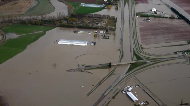 Floodwaters Cover Highway Fields Due Heavy Rains Abbotsford Colúmbia Britânica — Vídeo de Stock