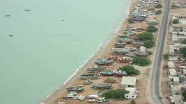 Łodzie Zadokowały Piaszczystej Plaży Ormara Beach Gwadar Balochistan Pakistan — Wideo stockowe