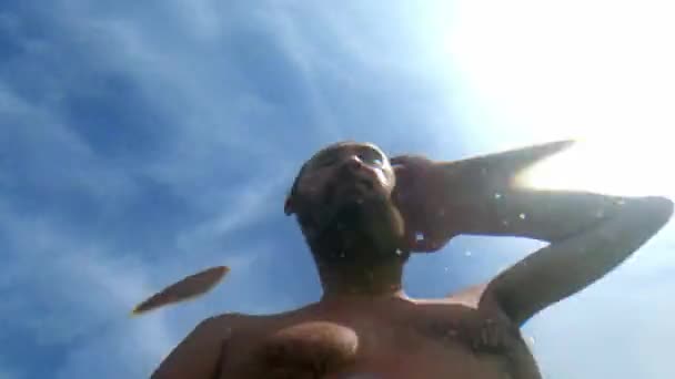 Unusual Underwater View Bottom Top Seawater Surface Bearded Man Stroking — Stock Video