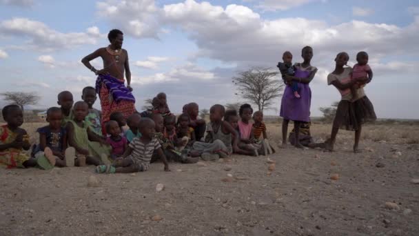 Colori Una Tradizionale Erbaccia Samburu — Video Stock