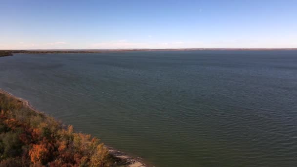 Kinematografické Záběry Vysoko Nad Buffalo Lake Albertových Prériích Slunečné Podzimní — Stock video