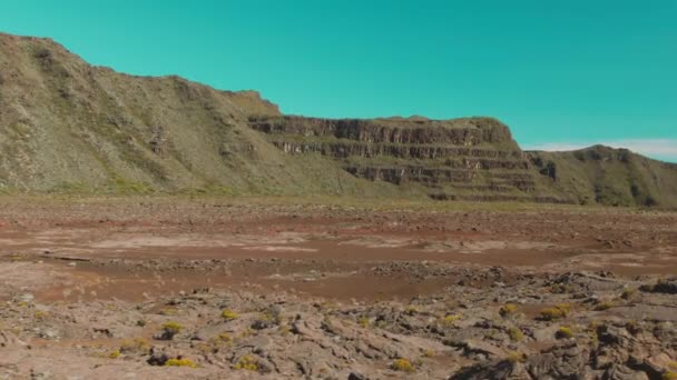 Desierto Rojo Con Acantilado Rocoso Aerial Drone — Vídeos de Stock