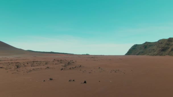 Désert Rouge Avec Montagnes Rocheuses Drone Aérien — Video