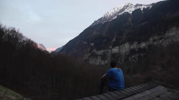 Исцеление Психического Пространства Швейцарских Альпах Лаутербруннен — стоковое видео