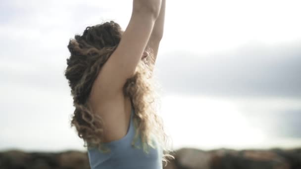 God Danken Voor Het Ritueel Welzijn Dat Meditatie Aanbidt — Stockvideo