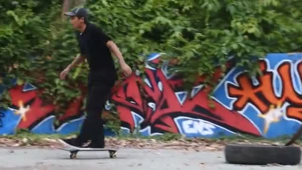Jungen Üben Skateboarden Einem Verlassenen Gebäude Denpasar Bali Oktober 2021 — Stockvideo