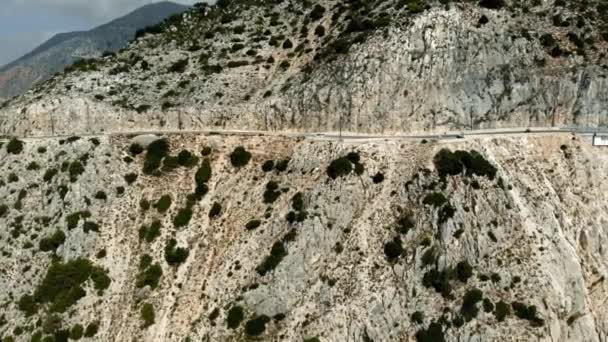 Auto Zaparkované Horské Silnici Pobřeží Jónského Moře Myrtos Beach Kefalonia — Stock video