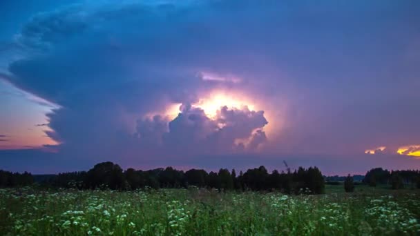 Disparo Lapso Tiempo Fuertes Rayos Tormenta Dentro Densas Nubes Volando — Vídeos de Stock