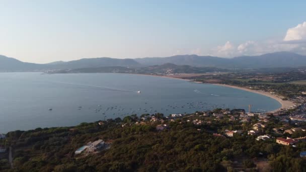 Zatoka Ajaccio Lotnisko Korsyce Słoneczna Wyspa Śródziemnomorskim Aerial — Wideo stockowe