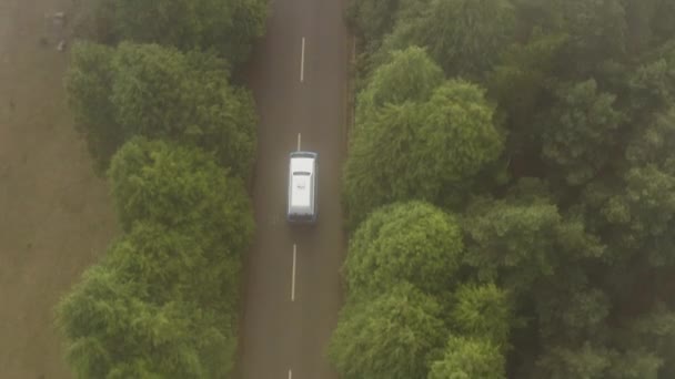 Vista Para Aves Avião Que Mostra Uma Carrinha Conduzir Num — Vídeo de Stock