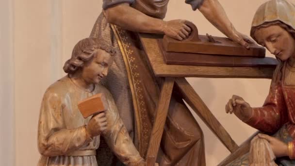 Αγάλματα Του Ιωσήφ Της Μαρίας Και Του Ιησού Στη Δουλειά — Αρχείο Βίντεο