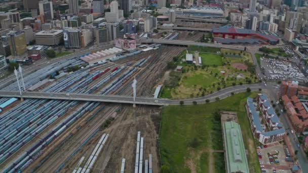 Rekaman Drone Dari Mandela Bridge Johannesburg Afrika Selatan — Stok Video