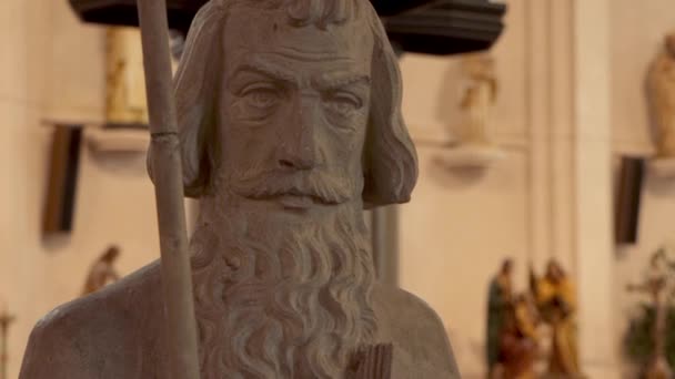 Статуя Святого Иакова Великого Церкви — стоковое видео