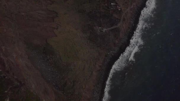 Aerial Tilting Upwards Coastline Achadas Cruz Madeira Evening — Stock Video