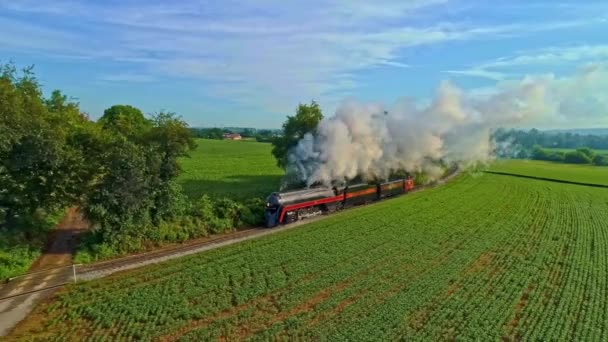 Aerial View Antique Steam Engine Passenger Coach Utazás Környéken Fújás — Stock videók