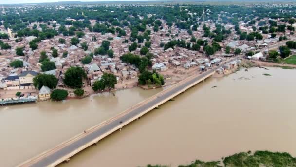 尼日利亚Kebbi州Argungu镇的Sokoto河泛滥 从空中俯瞰 — 图库视频影像