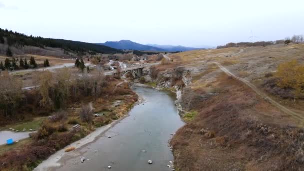 Des Images Aériennes Ralenti Pont Écorce Ouverte Près Une Épave — Video