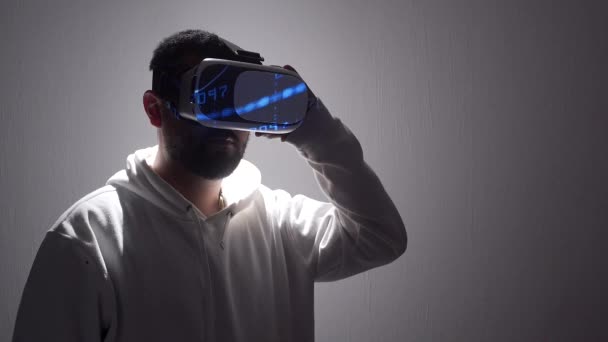 Concepto Programación Realidad Virtual Joven Con Gafas Realidad Virtual Con — Vídeo de stock