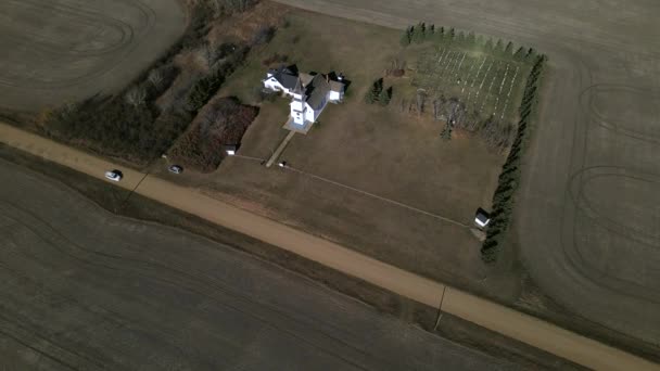 Imágenes Aéreas Iglesia Boniface Condado Flagstaff Alberta Movimiento Empuje Lento — Vídeos de Stock