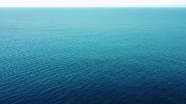 Вид Повітря Відкрите Блакитне Море Нічого Окрім Блакитного Океану — стокове відео