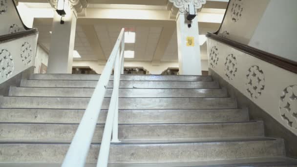 Escadaria Interior Uma Escola Pública Vazia Texas — Vídeo de Stock