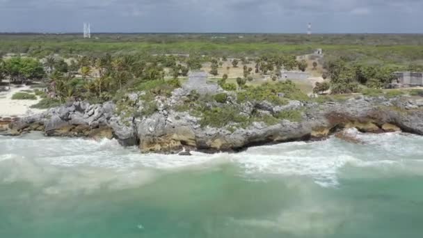 Sítio Maia Antiga Construída Frente Mar Penhasco Tulum México Órbita — Vídeo de Stock