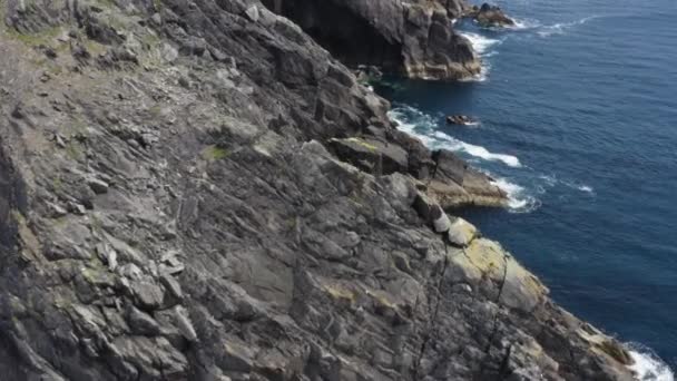 Aerial Rotsachtige Gevaarlijke Kliffen Dingle County Kerry Ierland Draaischot — Stockvideo