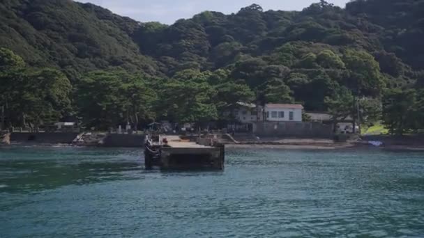 在温暖的夏日从日本海看到的富岛 — 图库视频影像