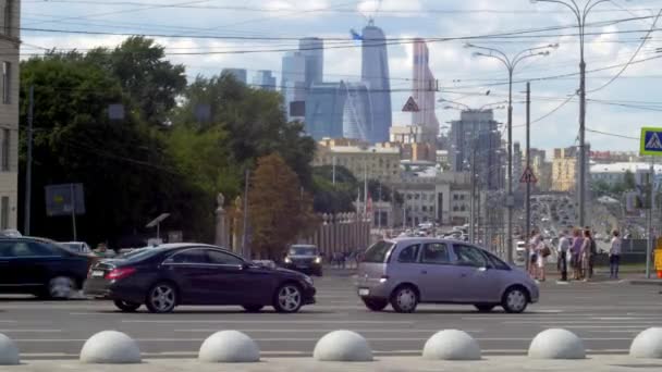 Timelapse Des Bâtiments Géants Moscou Russie Premier Plan Les Gens — Video