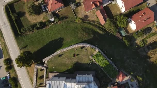 Iglesia San Achillio Arilje Serbia Vista Aérea Los Ojos Las — Vídeos de Stock