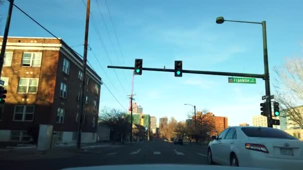 Autofahren Der Innenstadt Von Denver Colorado Januar 2021 — Stockvideo