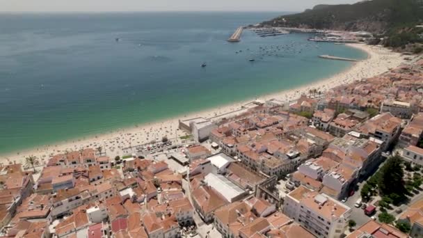 Vista Aerea Sul Mare Della Spiaggia Sesimbra Piena Turisti Visti — Video Stock