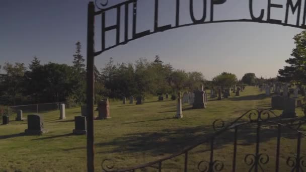 Cementerio Hilltop Antiguo Cementerio Brier Island Nova Scotia Día Soleado — Vídeo de stock