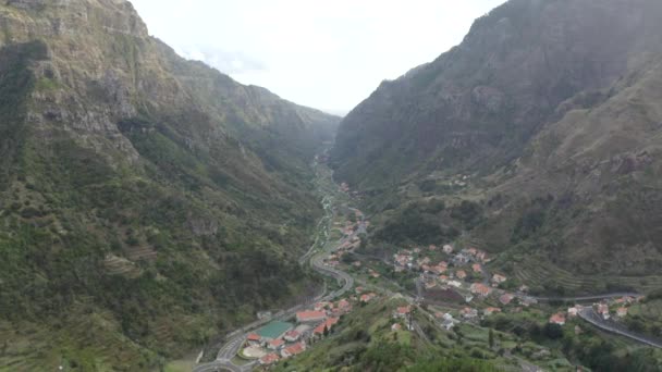 Madeira Island Town Rocky Green Mountains Portugal Aerial — Stock Video