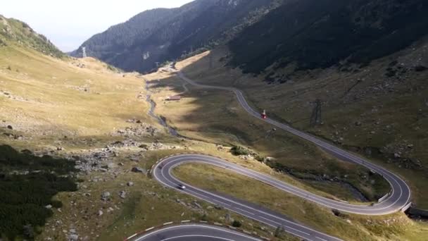 Autos Auf Der Transfagarasan Road Rumänien Schlangenlinien Bergstraße — Stockvideo