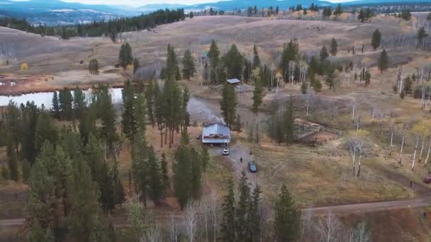 Filmagem Aérea Log Cabin Colúmbia Britânica Canadá — Vídeo de Stock