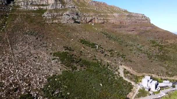 从南非桌山下降的缆车的空中视图 — 图库视频影像