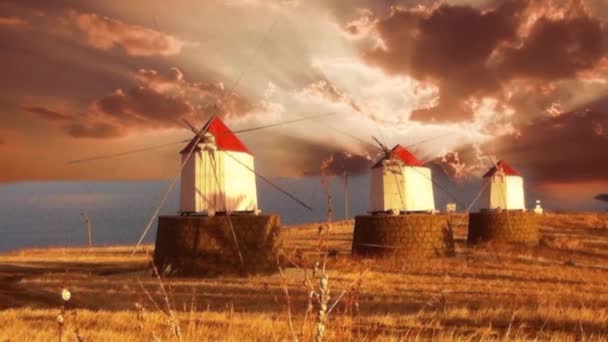 Cielo Dramático Sobre Molinos Viento Estáticos Campo Costero Efectos Visuales — Vídeos de Stock