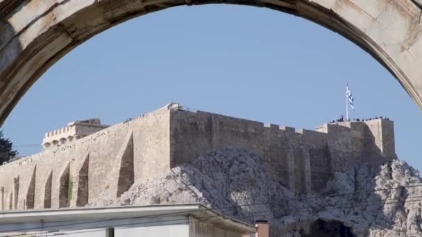 Σημαία Της Ελλάδας Στην Κορυφή Της Ακρόπολης Στην Αθήνα — Αρχείο Βίντεο